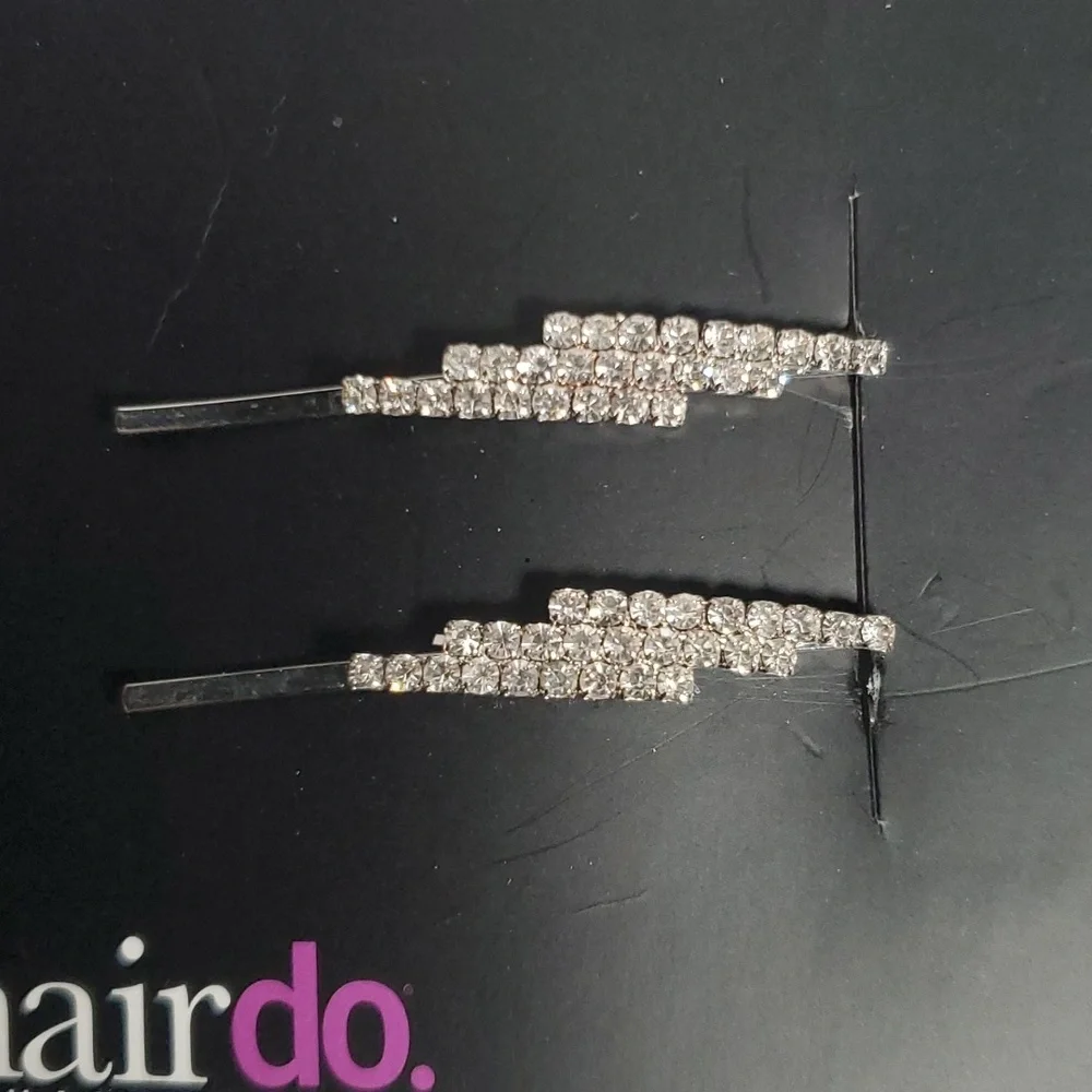 New HAIRUWEAR Stylish Hair Clips.